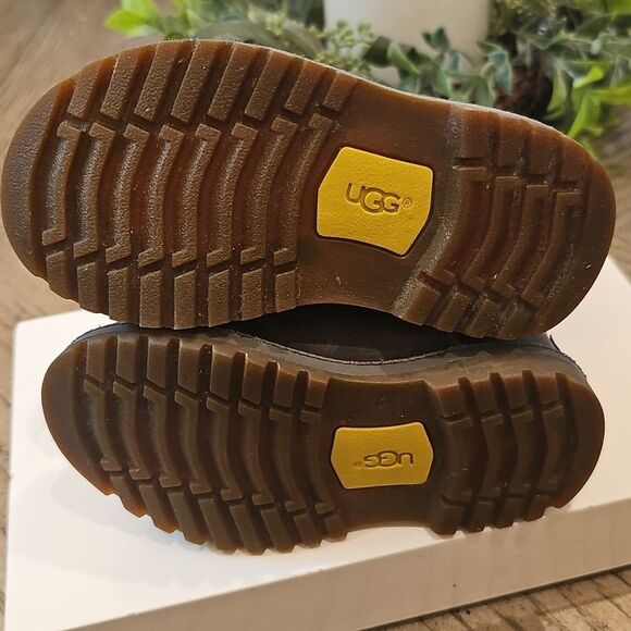 UGG Gray Boots Size 7 Excellent Condition - Picture 8 of 12